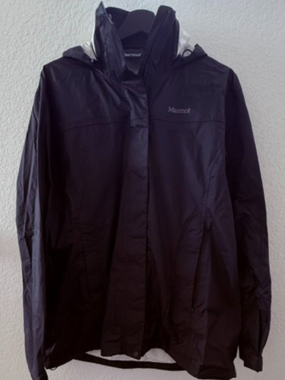 Marmot Woman's Black Waterproof Hooded Rain Jacket (X-Large)